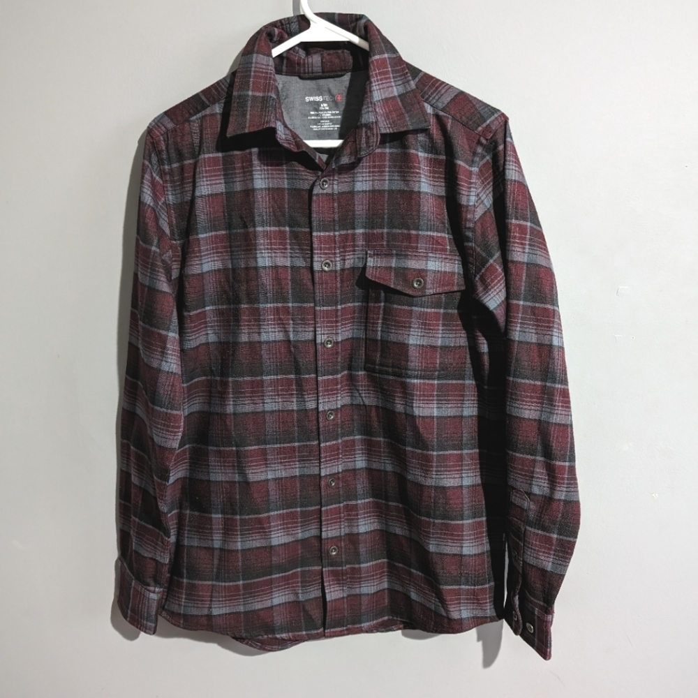Swiss Tech Button up flannel plaid shirt size S/CH